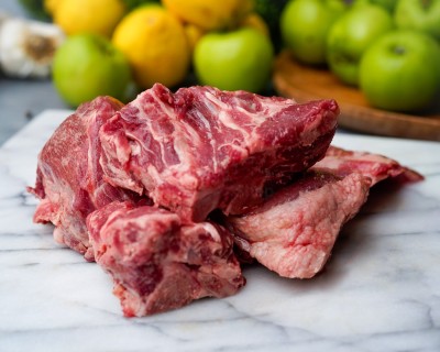 Свинина на кости охлаждённая 1 кг - купить в Мишке-Овраге